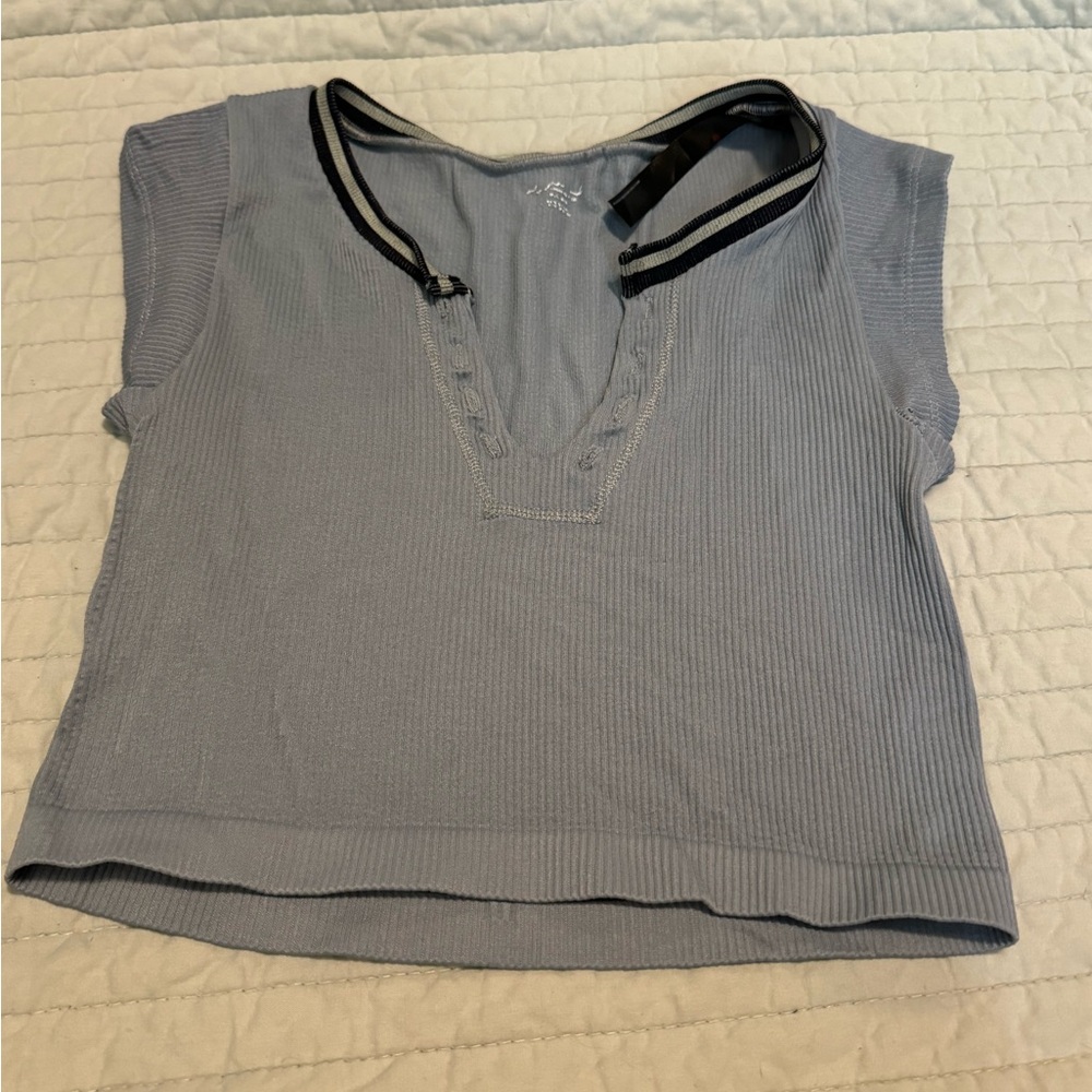 Women’s V Neck Crop Top